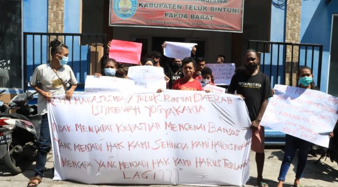Tuntut Dana Bansos, Mahasiswa Bintuni Demo di Asrama Yogyakarya
