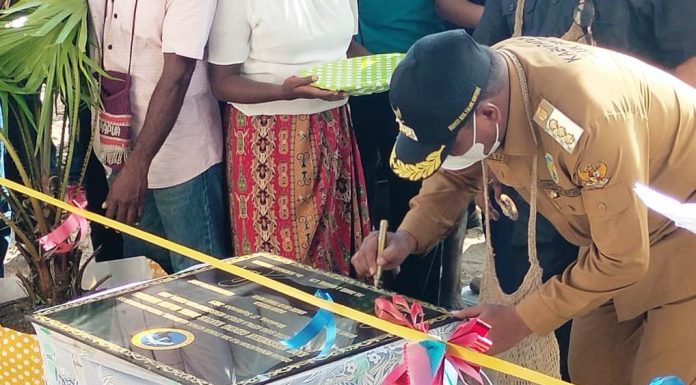 Resmikan Gedung Kantor Bakal Klasis, Bupati Buktikan Komitmennya Soal Sarana Ibadah
