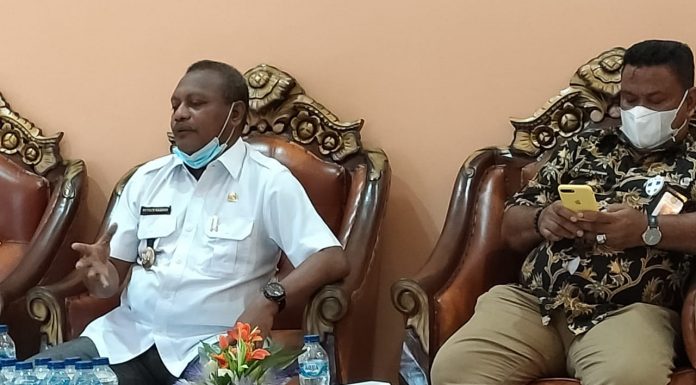 Sebagai Komisaris, Bupati Bintuni Perintahkan Evaluasi Kinerja Perusda BMM