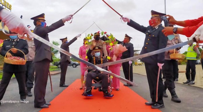 Berurai Air Mata, Pengabdian 35 Tahun Iptu Karno Berakhir Dibawah Pedang Pora