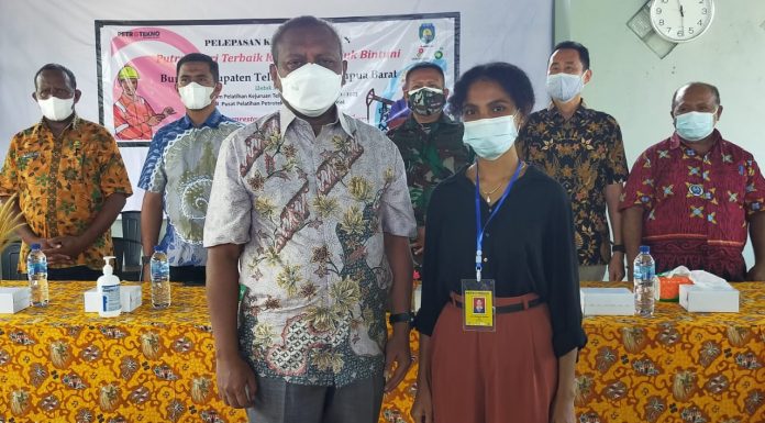 Bupati Piet Sedih Empat Mahasiswa Kedokteran UNIPA Asal Bintuni di DO