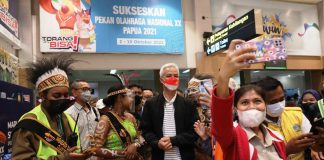 Semangati Atlet Jawa Tengah di PON XX, Ganjar Dielu-elukan Masyarakat Papua