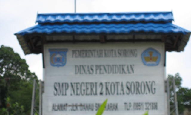 Dinilai Curang, Pokja Pembangunan Aula SMP Negeri 2 Kota Sorong Disomasi Kontraktor