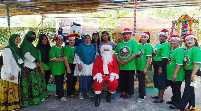 Rayakan Ulang Tahun ke-22, DWP Bintuni Keliling Kampung Berbagi Kasih