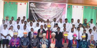 Diwakili Kepala Dinas Sosial, Bupati Bintuni Hadiri Pelantikan BPH GPKAI Moskona Utara