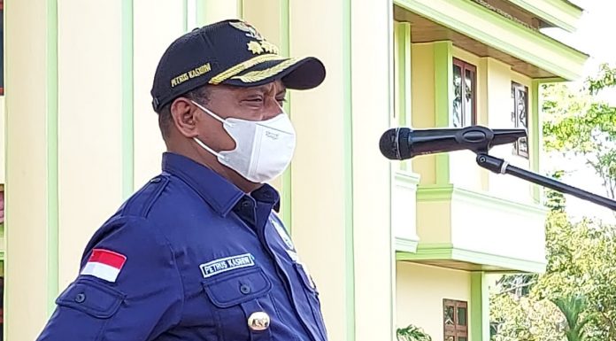 Sejak 2015, Bupati Petrus Kasihiw Sebut Ada 50 ASN Liar di Teluk Bintuni