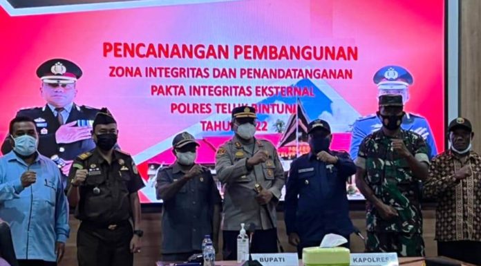 Bupati Petrus Kasihiw Ungkap Celah Potensi Korupsi di Bintuni, Dimana Saja?