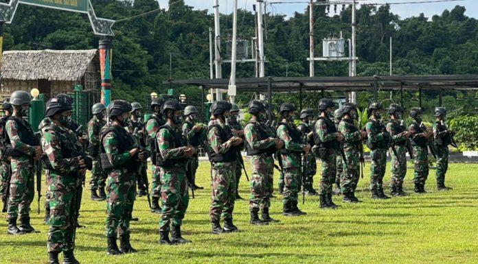 50 Pasukan Raider Khusus Tuah Sakti Amankan Moskona Barat Bintuni