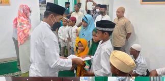 Danrem 182/JO Berbagi Kasih Dengan Anak Yatim Fakfak