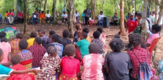 Satgas Organik Yonif RK 136/TS Pos Meyerga Meriahkan Perayaan Jum’at Agung di Moskona Barat