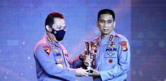 Dikenal Antisuap dan Tak Bisa Dinego, Kapolda Lampung Terima Hoegeng Awards