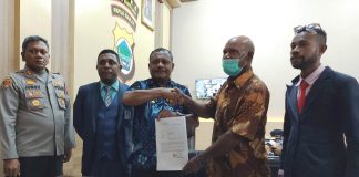 Berseteru dengan Pensiunan Guru, Bupati Teluk Bintuni Pilih Jalan Damai