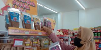 Alfamart Gandeng Pengusaha Lokal, Abon Ikan Khas Sorong Tersedia di Outlet Ritel Modern Ini