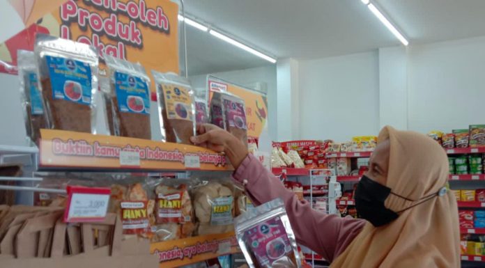 Alfamart Gandeng Pengusaha Lokal, Abon Ikan Khas Sorong Tersedia di Outlet Ritel Modern Ini