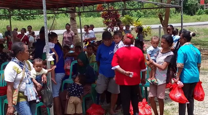 LAPEPA Bintuni Membagikan 158 Paket Bahan Makanan Padat Gizi