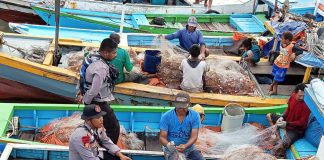 Cuaca Ekstrim, Satpolair Polres Teluk Bintuni Intens Sosialisasikan Keselamatan Nelayan