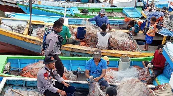 Cuaca Ekstrim, Satpolair Polres Teluk Bintuni Intens Sosialisasikan Keselamatan Nelayan