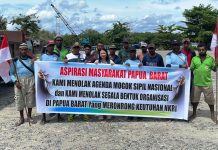 Buruh Pelabuhan Bintuni Lakukan Aksi Damai Tolak Seruan Separatis Papua Barat