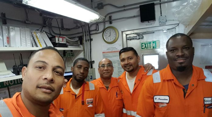 Runa Maidepa; Putra Kampung Idoor Teluk Bintuni Jadi Ahli Operasi LNG di Luar Negeri
