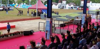 Hosana E.R Fymbay, Srikandi Tujuh Suku Tampil Sebagai Komandan Upacara Hari Jadi ke-20 Teluk Bintuni