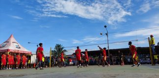 Jadi Laga Pembuka Turnamen Voli Kapolres Cup II, Putra Tofoi Imbangi Permainan Putra Aroba