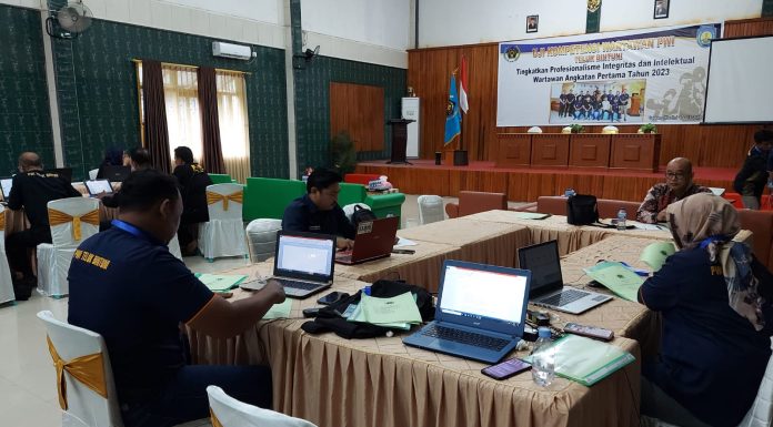 10 Wartawan Teluk Bintuni Ikuti Ujian Kompetensi