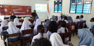 Tingkatkan Partisipasi Pemilih Pemula, KPU Sosialisasikan Pemilu 2024 ke Siswa SMA di Teluk Bintuni