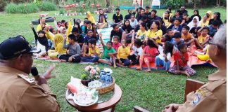Berbagi Kisah Masa Lalu di Bimbel Little Bee, Wakil Bupati Teluk Bintuni Ditanya Besarnya Gaji