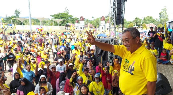 Ribuan Simpatisan Hadiri Kampanye Terbuka Partai Golkar Bintuni, Alfons Manibui Jadi Bintang Lapangan