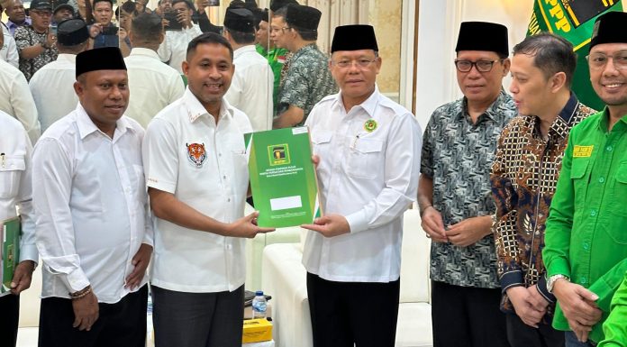 Sah! Anisto Terima Rekomendasi dari PPP untuk Calon Bupati Teluk Bintuni