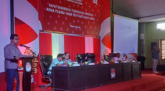 Ketua KPUD Teluk Bintuni Ajak PPD dan PPS Bergoyang, Meriahkan Launching Tahapan Pilkada