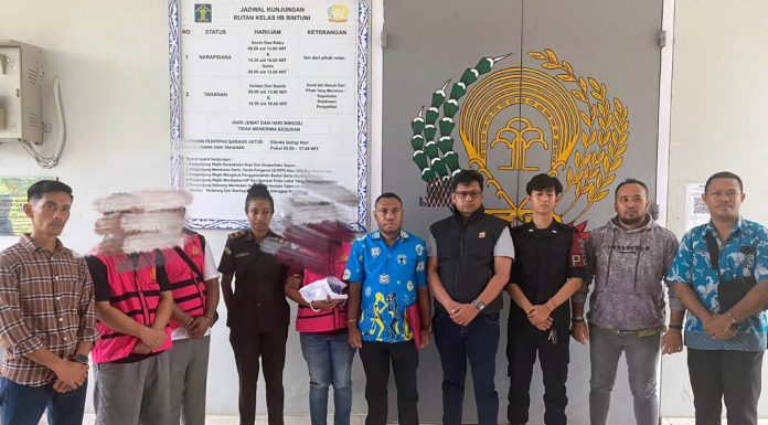 Berkas Dinyatakan Lengkap, Dua Tersangka Dugaan Korupsi Sewa Kantor DPRD Bintuni Diserahkan ke Jaksa