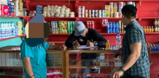 Jaga Kamtibmas Jelang Pilkada, Satresnarkoba Polres Teluk Bintuni Tertibkan Penjual Miras Tanpa Izin