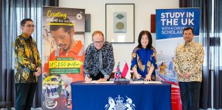 Kedutaan Besar Inggris Jakarta dan bp Indonesia Meluncurkan Program Beasiswa Chevening untuk Anak Papua