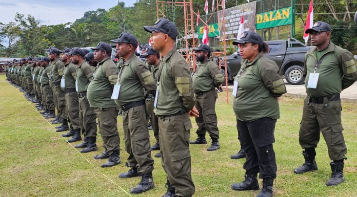 144 PPD Pilkada Teluk Bintuni Ikuti Orientasi Tugas Pilkada 2024 di Yonif 763/SBA