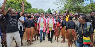 Disambut Ribuan Pendukung, Anisto Sampaikan Kabar Kemenangan YOJOIN di Sumuri