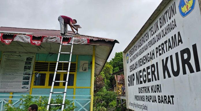 Relawan Nol Rupiah YOJOIN Pasang Starlink, Akses Internet Gratis di Distrik Kuri