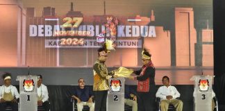 Hadirkan Enam Orang Panelis, Debat Kedua Antarpaslon Bupati-Wakil Bupati Teluk Bintuni Sukses Digelar