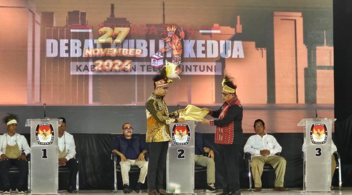 Hadirkan Enam Orang Panelis, Debat Kedua Antarpaslon Bupati-Wakil Bupati Teluk Bintuni Sukses Digelar