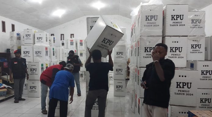 Logistik Pilkada Teluk Bintuni Mulai Didistribusikan ke TPS pada H-5