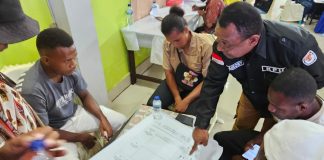KPPS Pilkada Bintuni Berlatih Pungut Hitung Suara dan Penggunaan SIREKAP Mobile