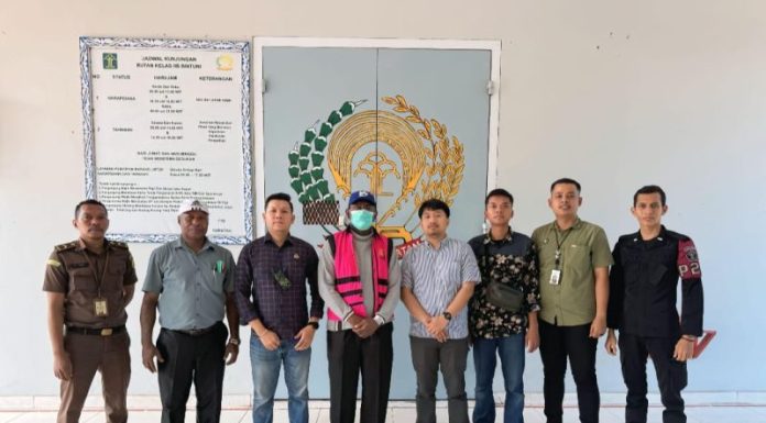 Menjadi Terpidana Korupsi, Mantan Plt Kepala BKPP Teluk Bintuni Dijebloskan ke Rutan