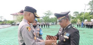 22 Anggota Polres Teluk Bintuni Naik Pangkat, 1 Orang Pensiun