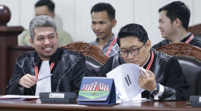 Sidang Sengketa Pilkada Teluk Bintuni, Oknum Pengacara Paslon Nomor Urut 02 Bingung Jawab Hakim