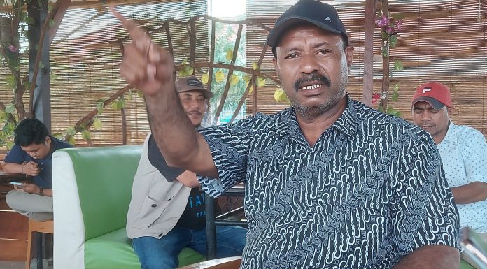 Tak Hadir Saat Penyerahan Usulan Bupati Terpilih, Romilus Tatuta : Saya Sedang Rapat DOB