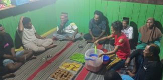 Hutang Budi Atas 42 Suara, Roy ‘Anak Cawat’ Masyewi Safari Ramadhan di Kampung Onar