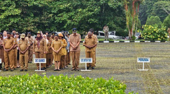 Setiap Apel Gabungan Pegawai, Barisan Perusda Bintuni Maju Mandiri Konsisten Kosong