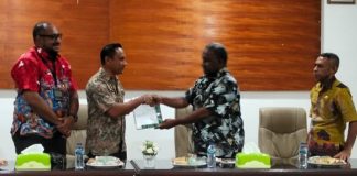 Perombakan Jabatan Dimulai, Kepala Distrik Kuri Jadi Plt Kepala Bappelitbangda, Ronald Isir Kembali ke Staf