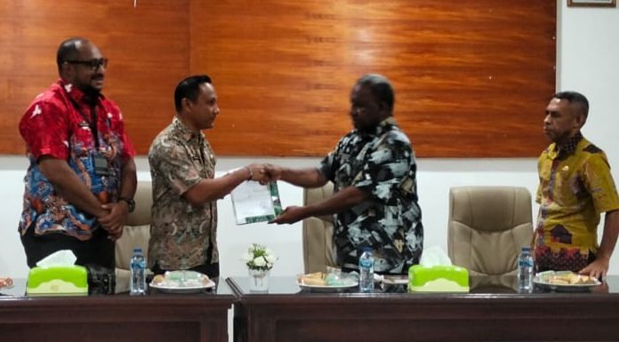 Perombakan Jabatan Dimulai, Kepala Distrik Kuri Jadi Plt Kepala Bappelitbangda, Ronald Isir Kembali ke Staf