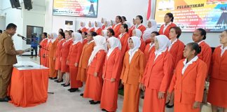 Pengurus GOW Teluk Bintuni Resmi Dilantik Bupati Yohanis Manibuy